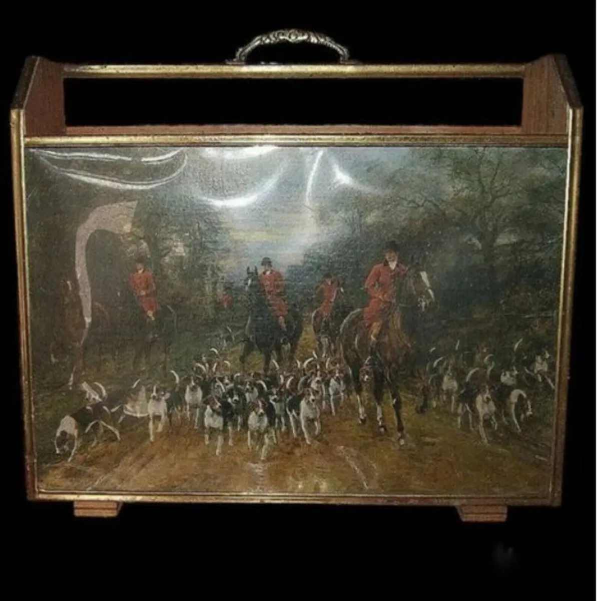 Vintage 'Hunting Scene' Magazine Rack - Image 3