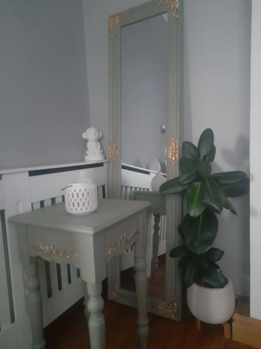 Side table  and mirror - Image 1