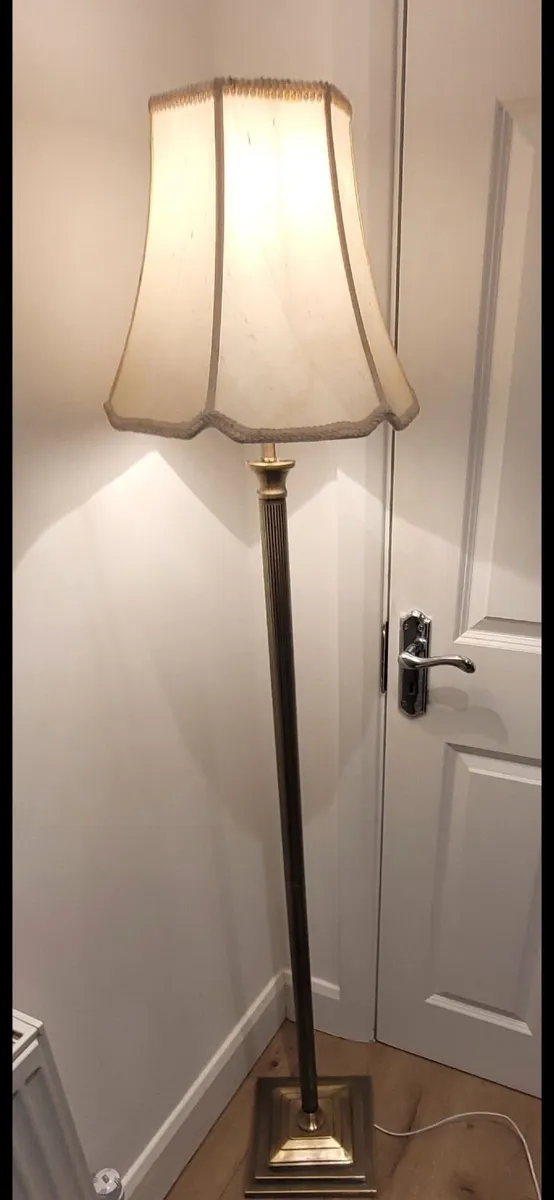 Brass floor lamp - Image 1