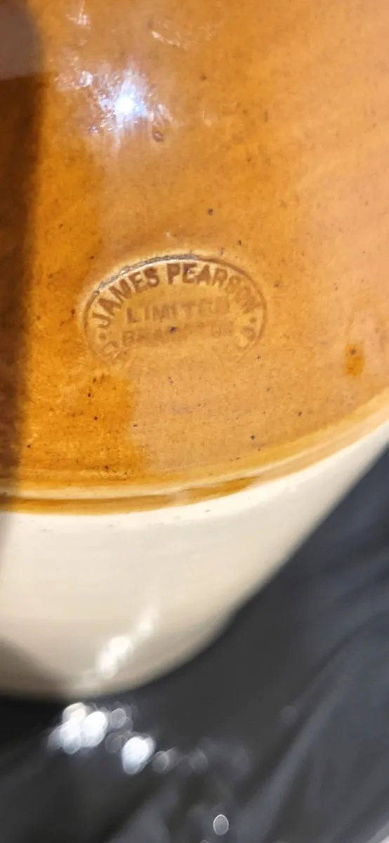 Stoneware flaggon - Image 3