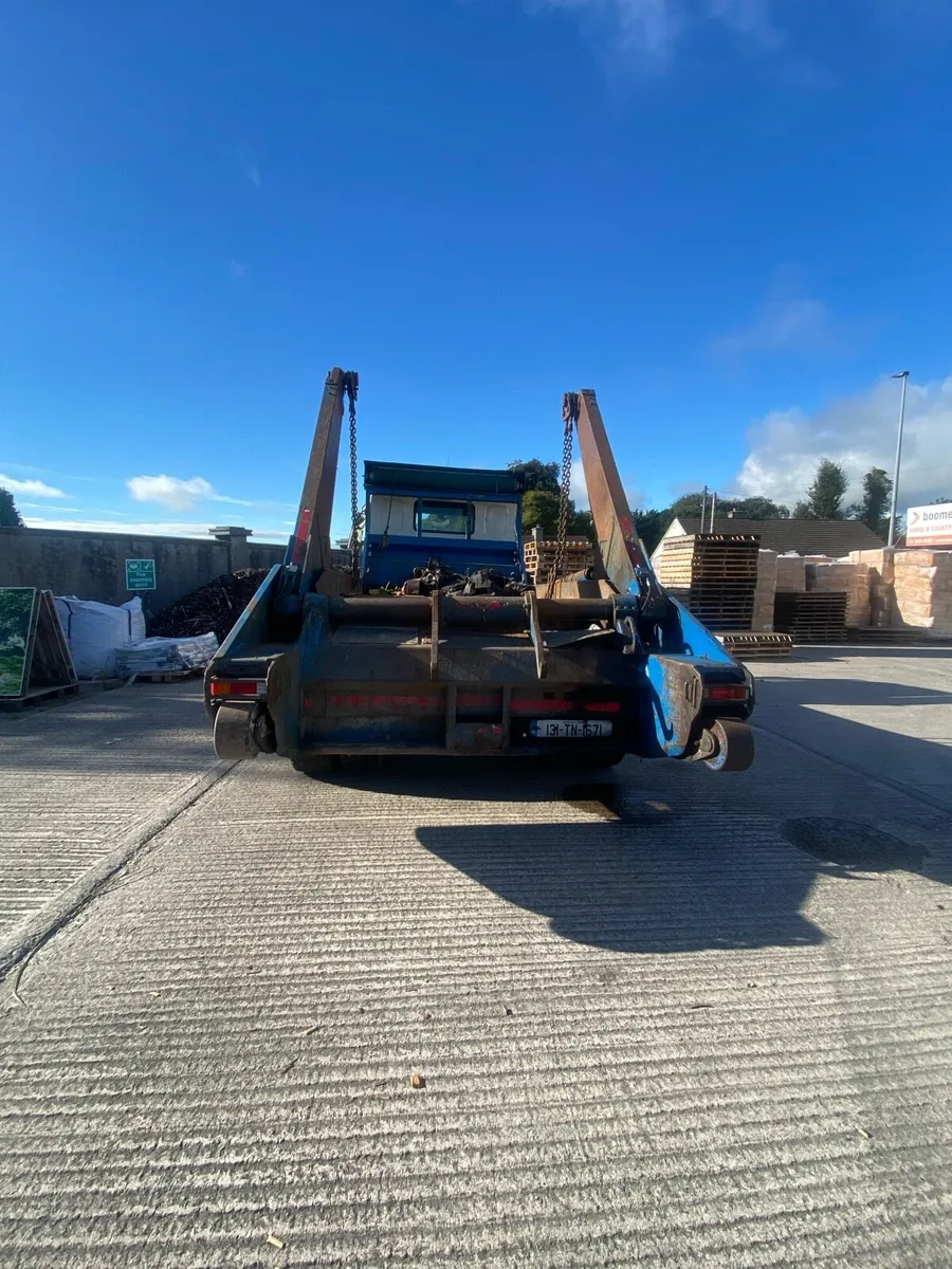 131 Skip Truck - Image 3