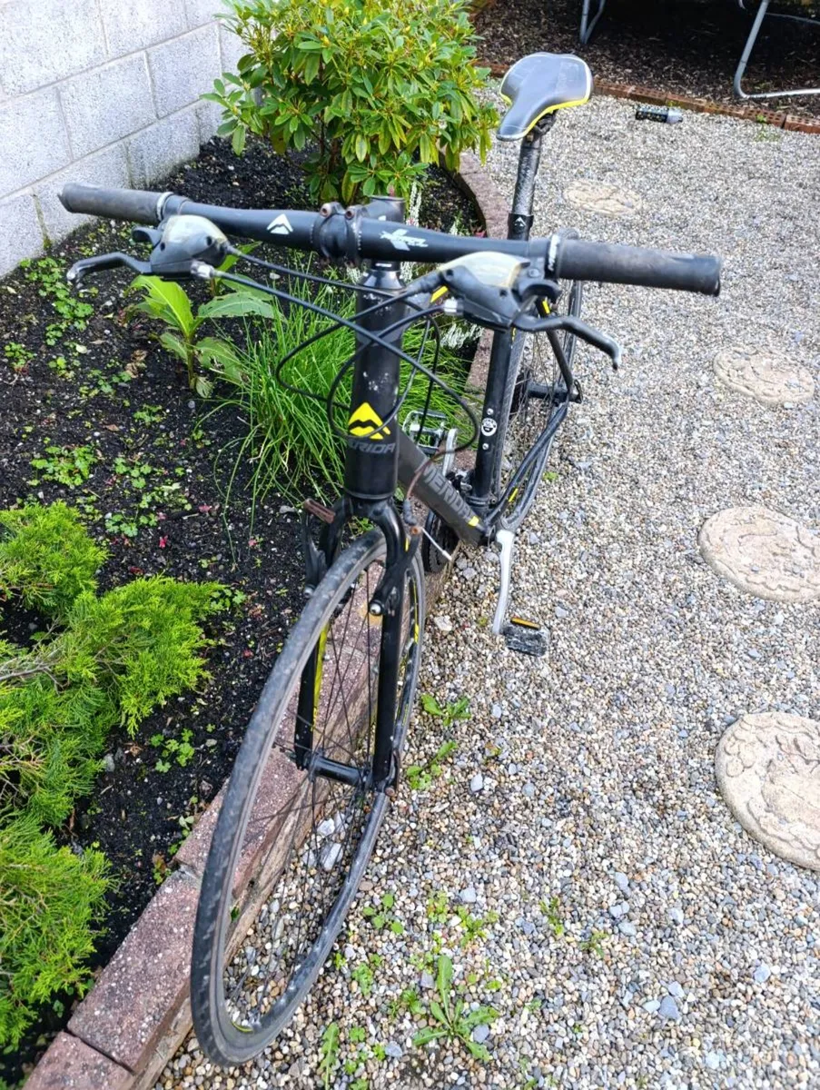 Merida Speeder 100 – Hybrid Bike
Merida Speeder 10 - Image 2