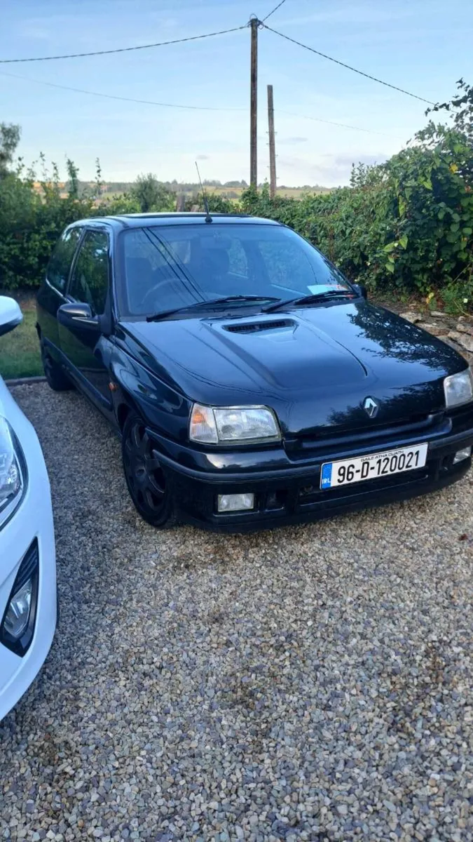 Clio 1.8 16V - Image 1