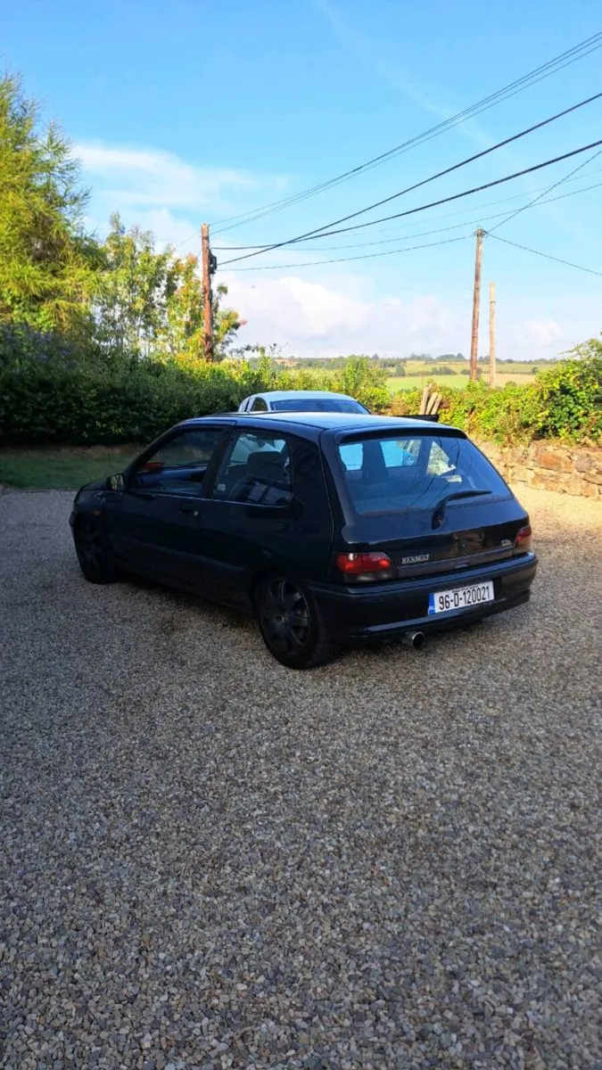 Clio 1.8 16V - Image 2