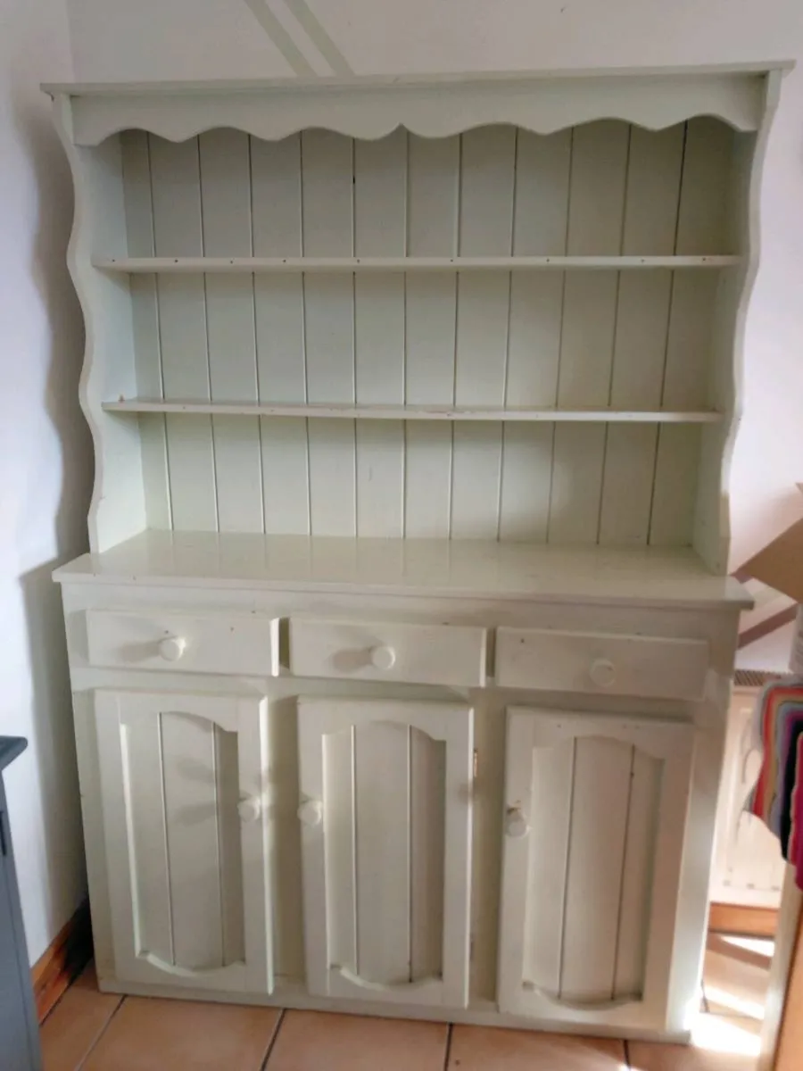 Kitchen dresser