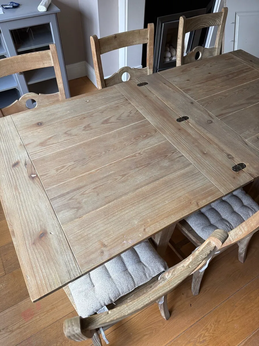 Loaf Extendable Oak Dining Table & 6 Chairs - Image 2
