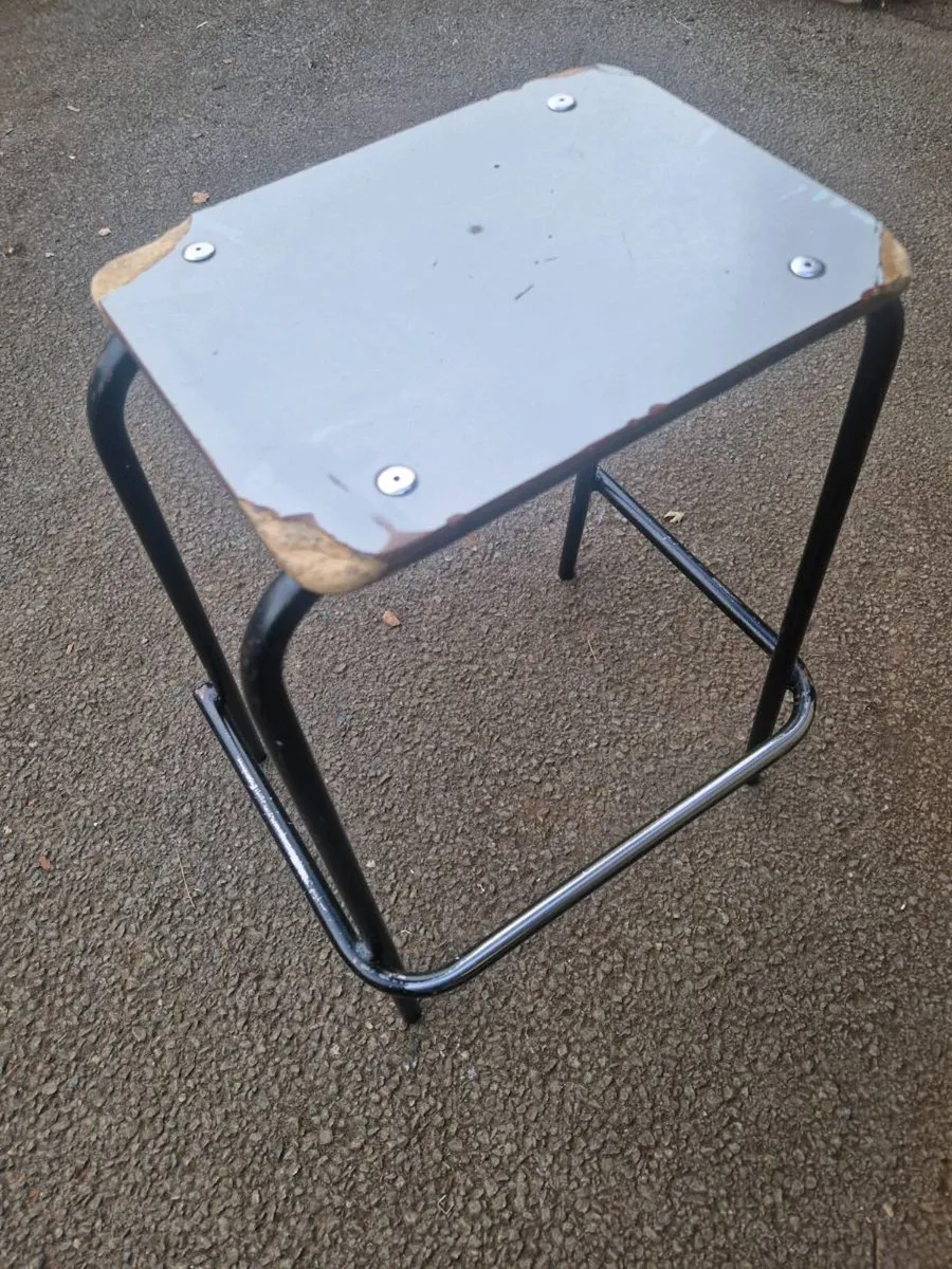School stools - Image 3