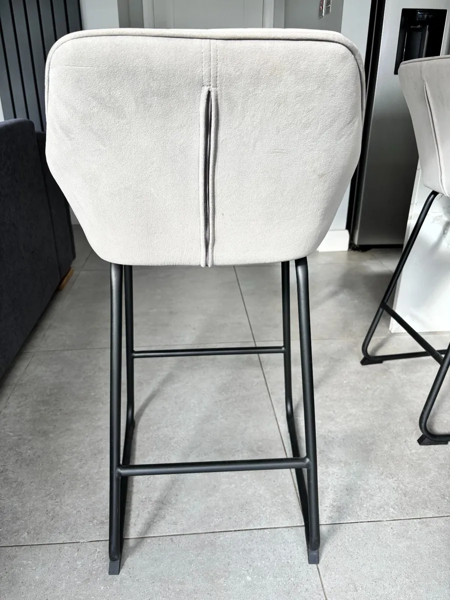 Kitchen counter stools - Image 2