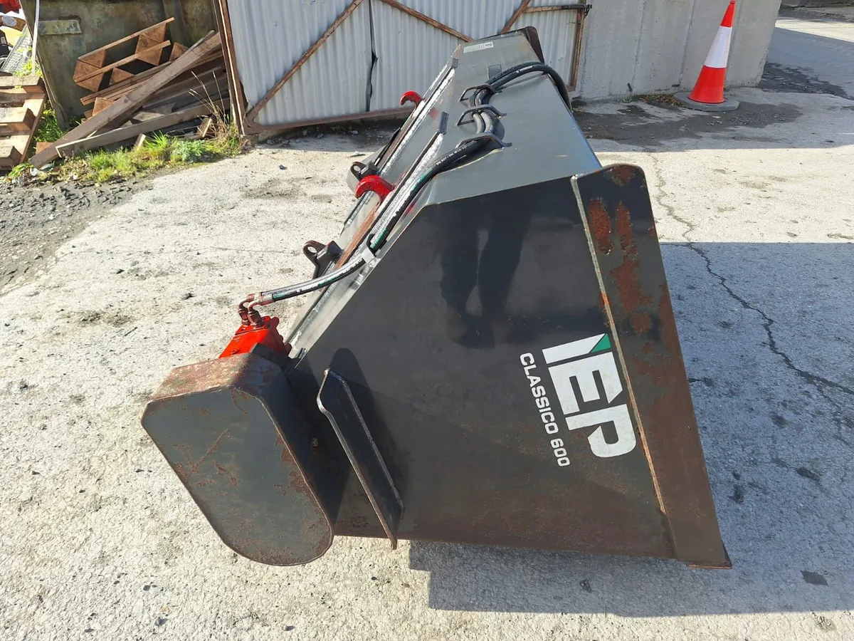 2017 IEP 600 Classico Bucket Feeder 26228 - Image 2