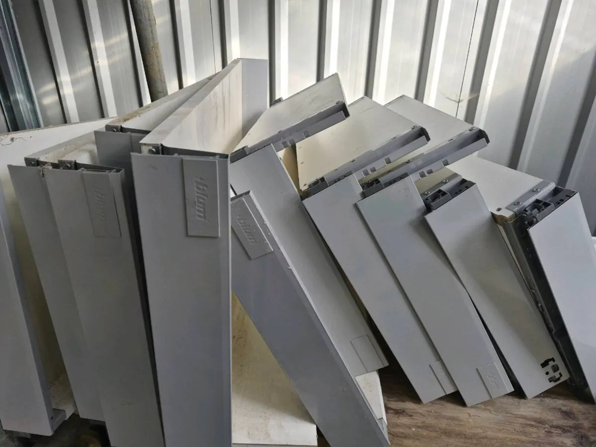 Kitchen drawers (free) - Image 3