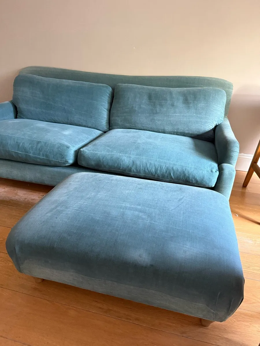 Loaf Pavlova Sofa and matching footstool - Image 2