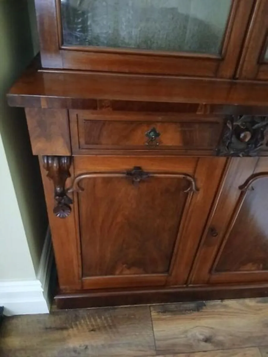 ANTIQUE DISPLAY CABINET - Image 3