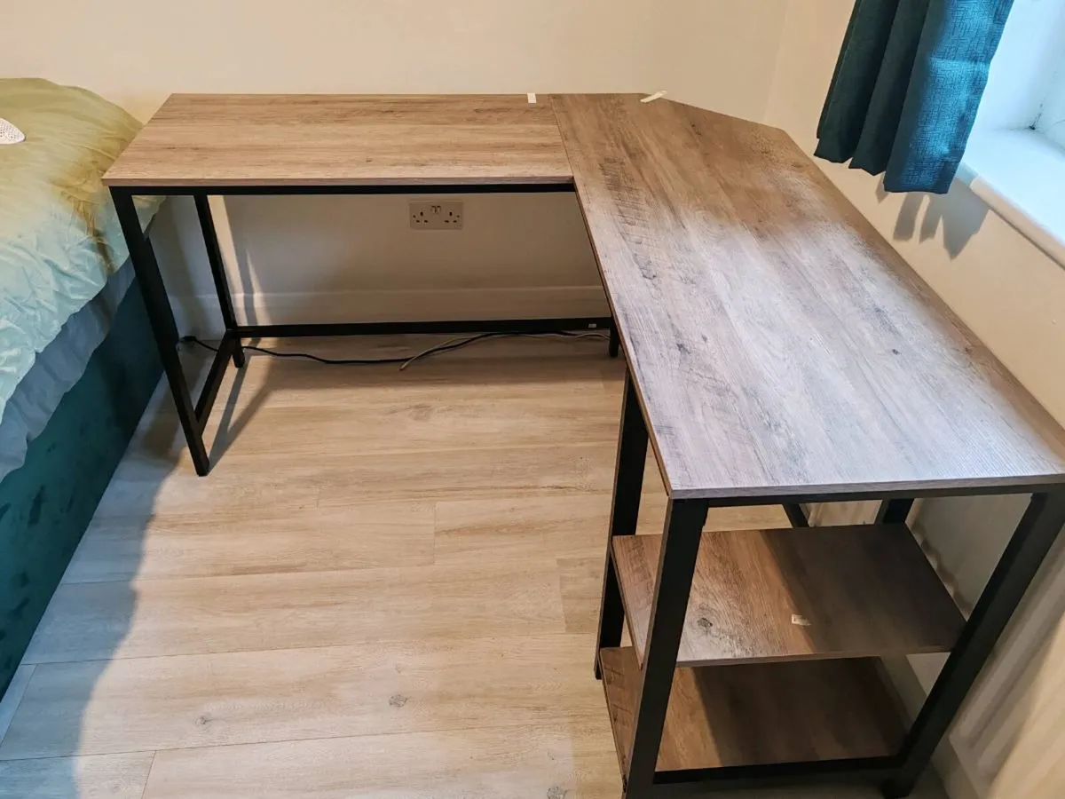 Desk - Image 2