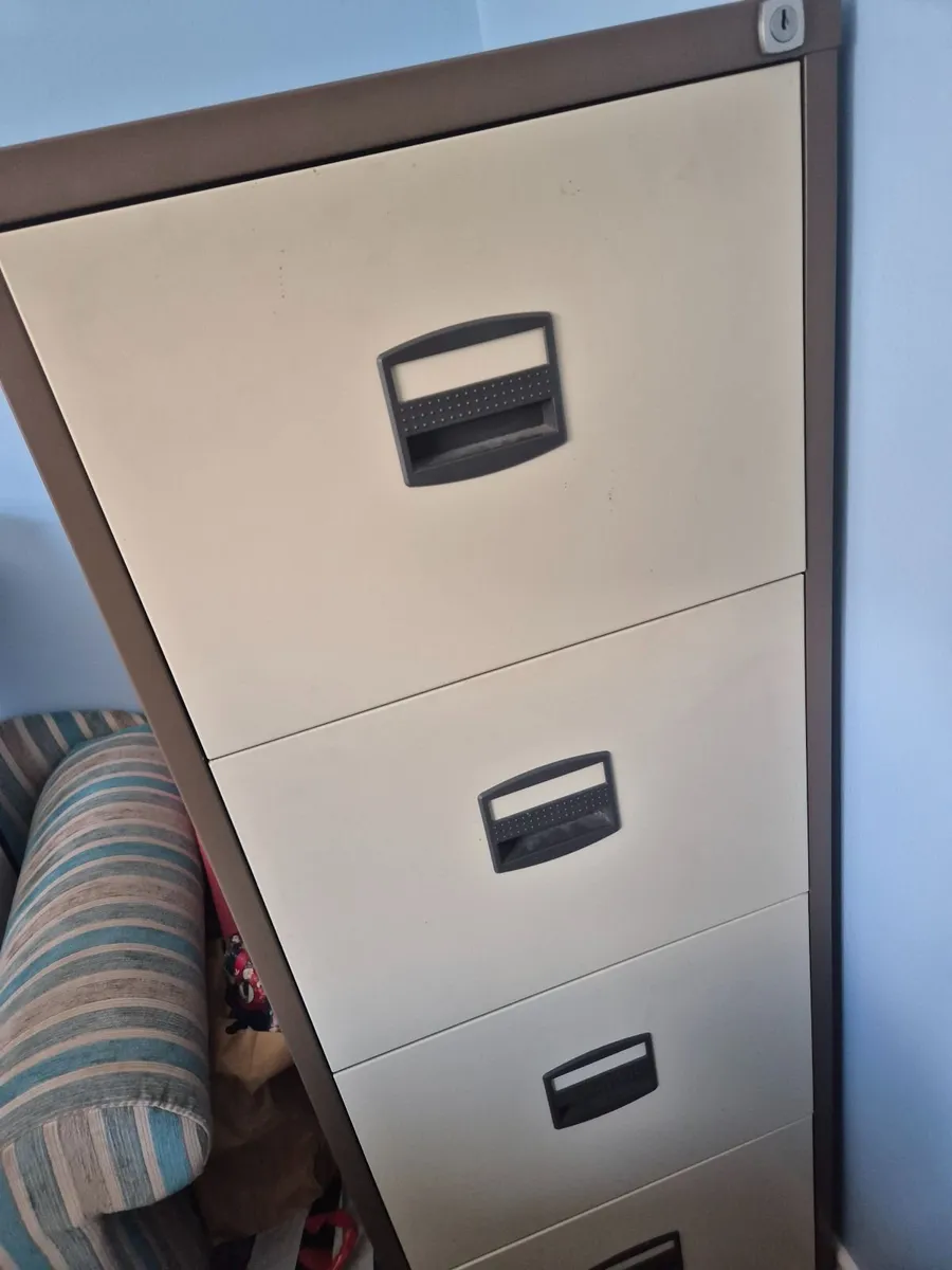 4 Drawer Filing Cabinet - Image 1