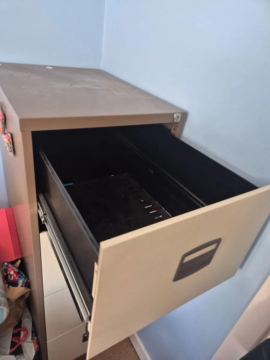 4 Drawer Filing Cabinet - Image 2