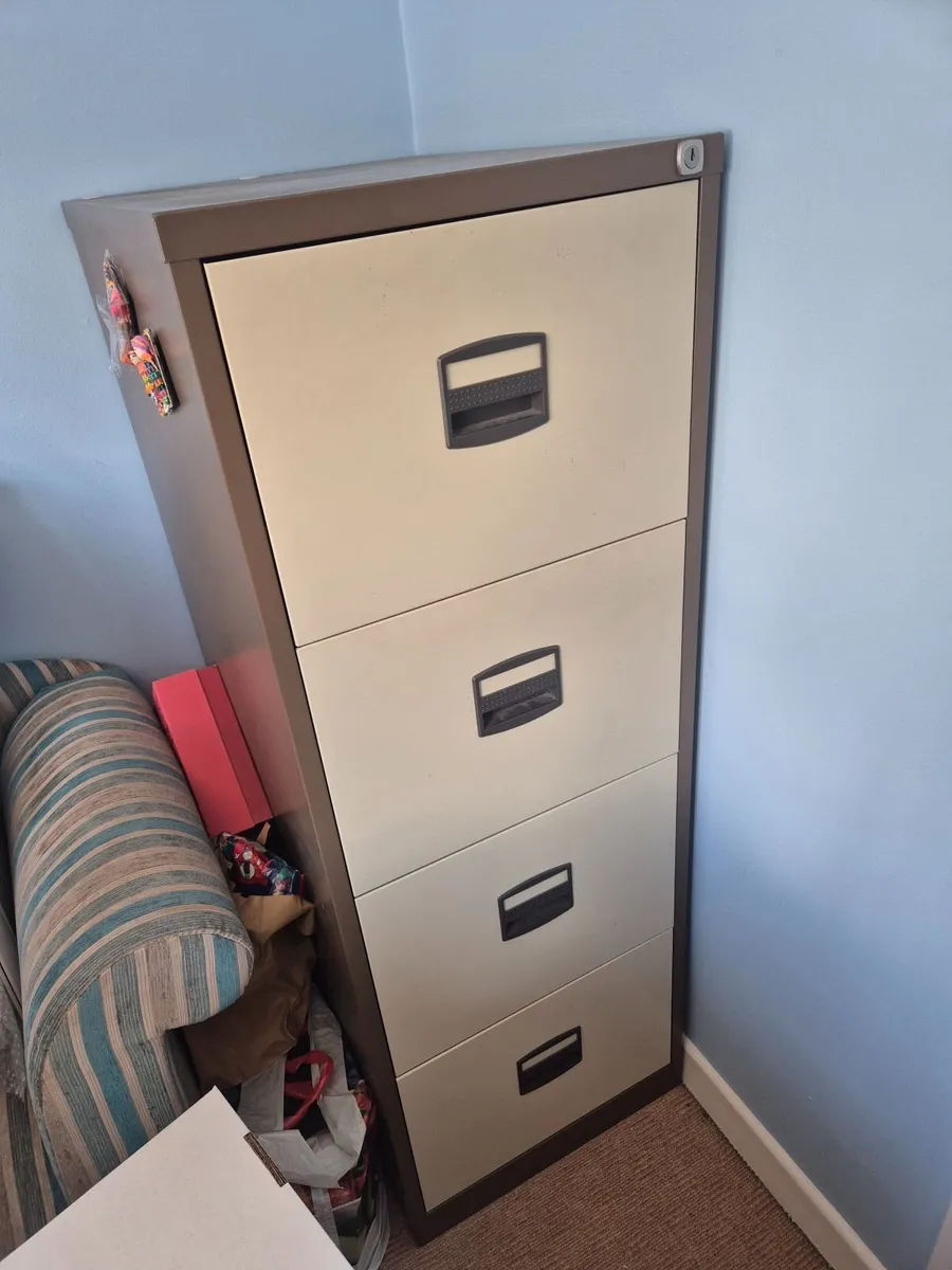 4 Drawer Filing Cabinet - Image 3