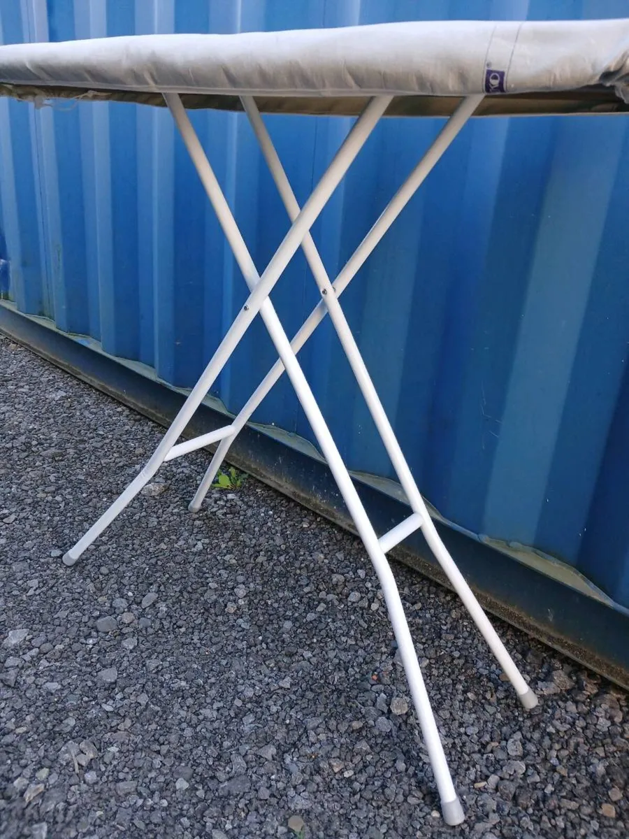 Luggage racks - Image 4