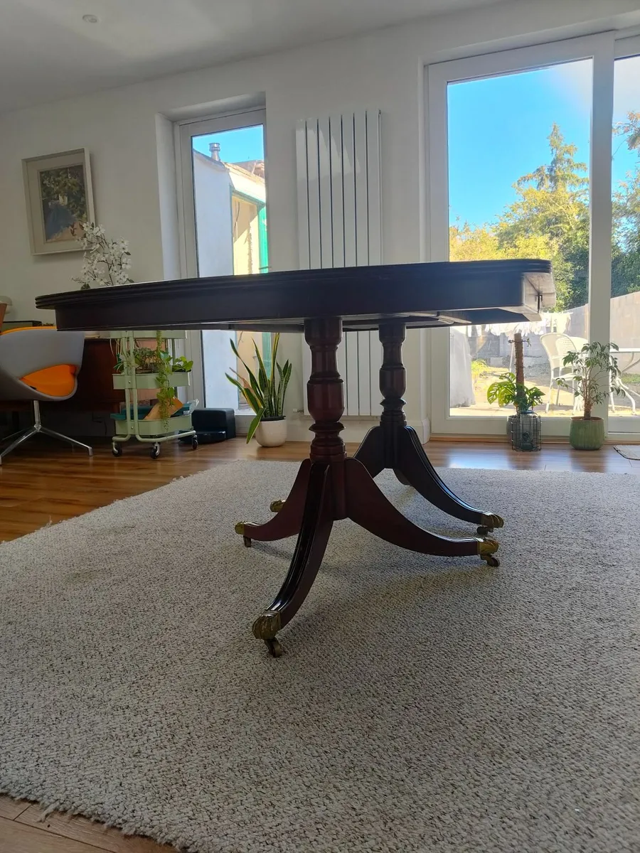 Mahogany Pedestal Dining Table - Image 1