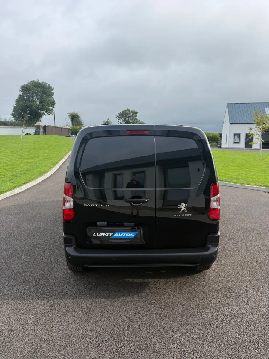231 Peugeot Partner 100BHP Professional Prem + - Image 3