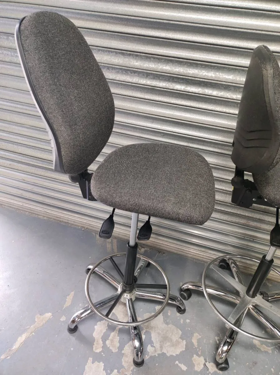 OMS Italy - Ergonomic High spec HIGH chairs - Image 3