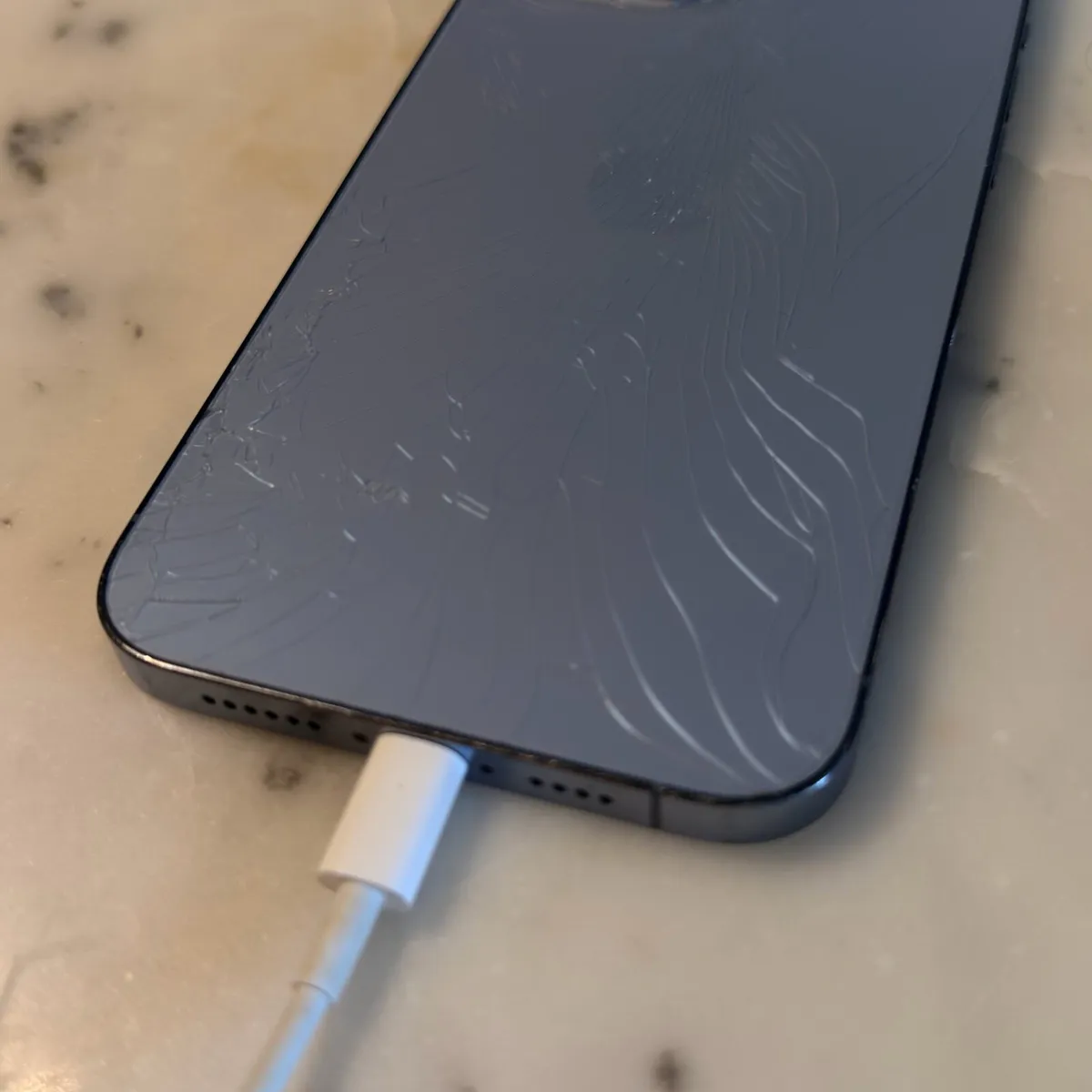 iPhone 13 Pro Max - Image 4