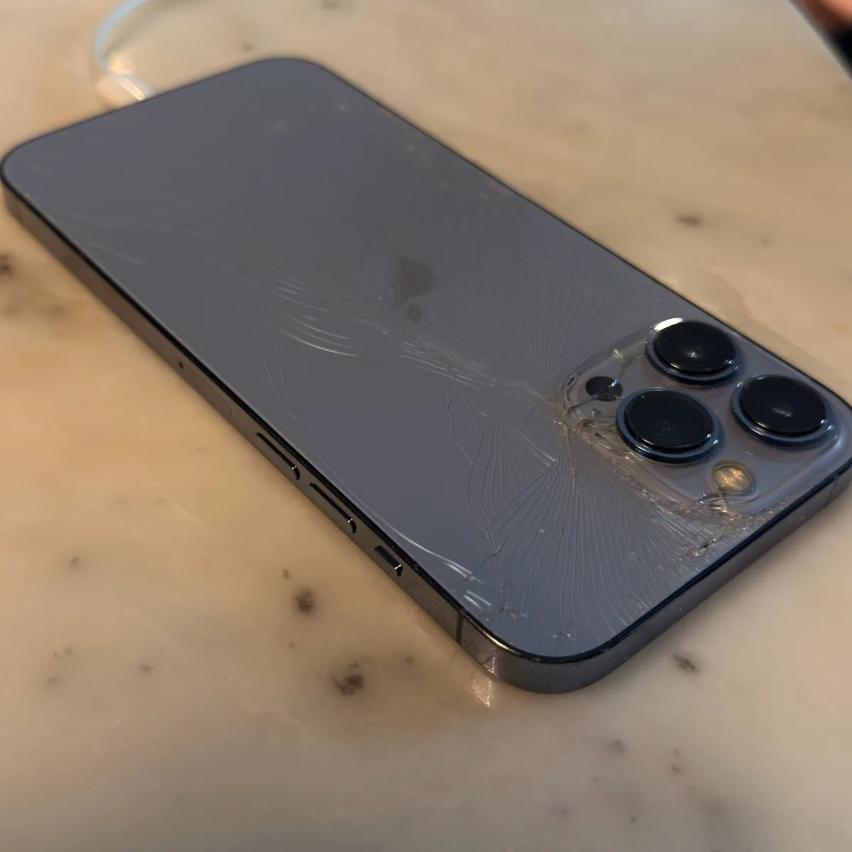 iPhone 13 Pro Max - Image 2