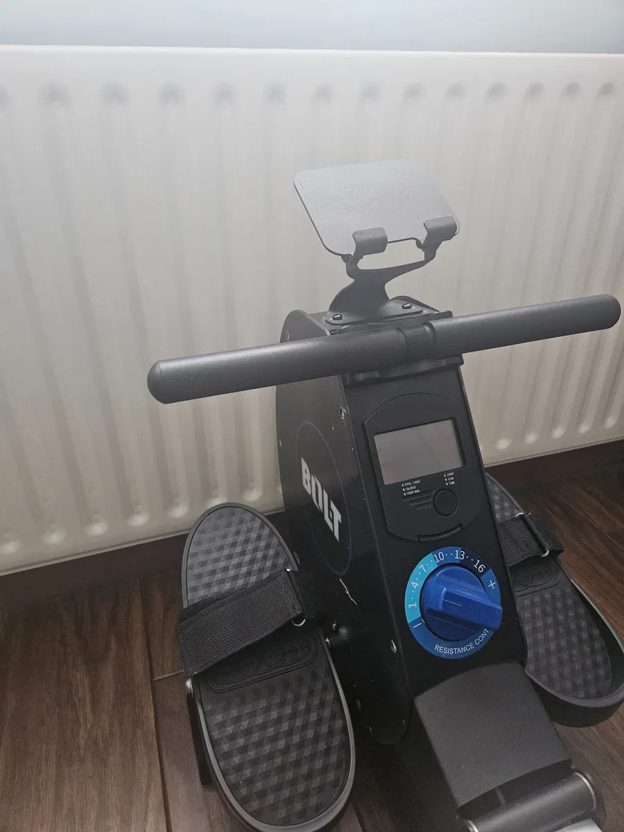 Bolt Rowing Machine *accepting offers* - Image 4