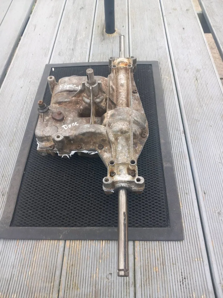 Spicer Dana manual gearbox for sale - Image 2