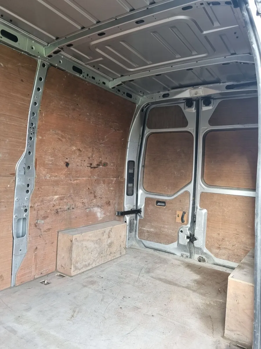 Nissan NV400 2016 - Image 2