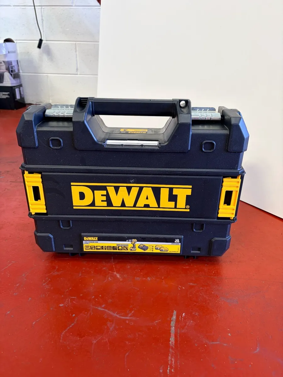DeWalt TSTAK Heavy-Duty Tool Storage Case – Empty - Image 1