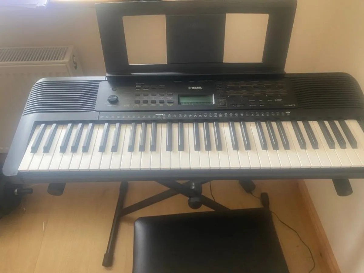 Yamaha keyboard - Image 2