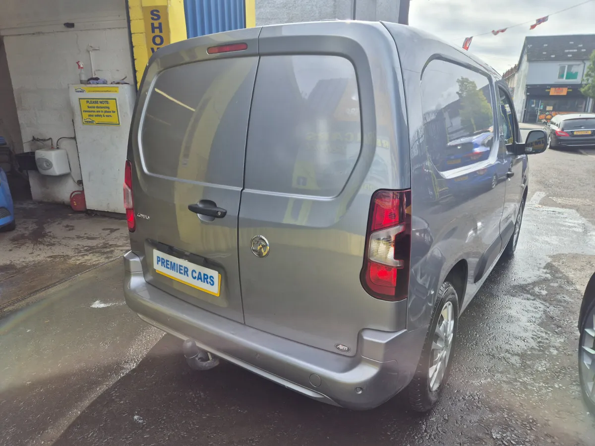 Vauxhall Combo 2022 - Image 3
