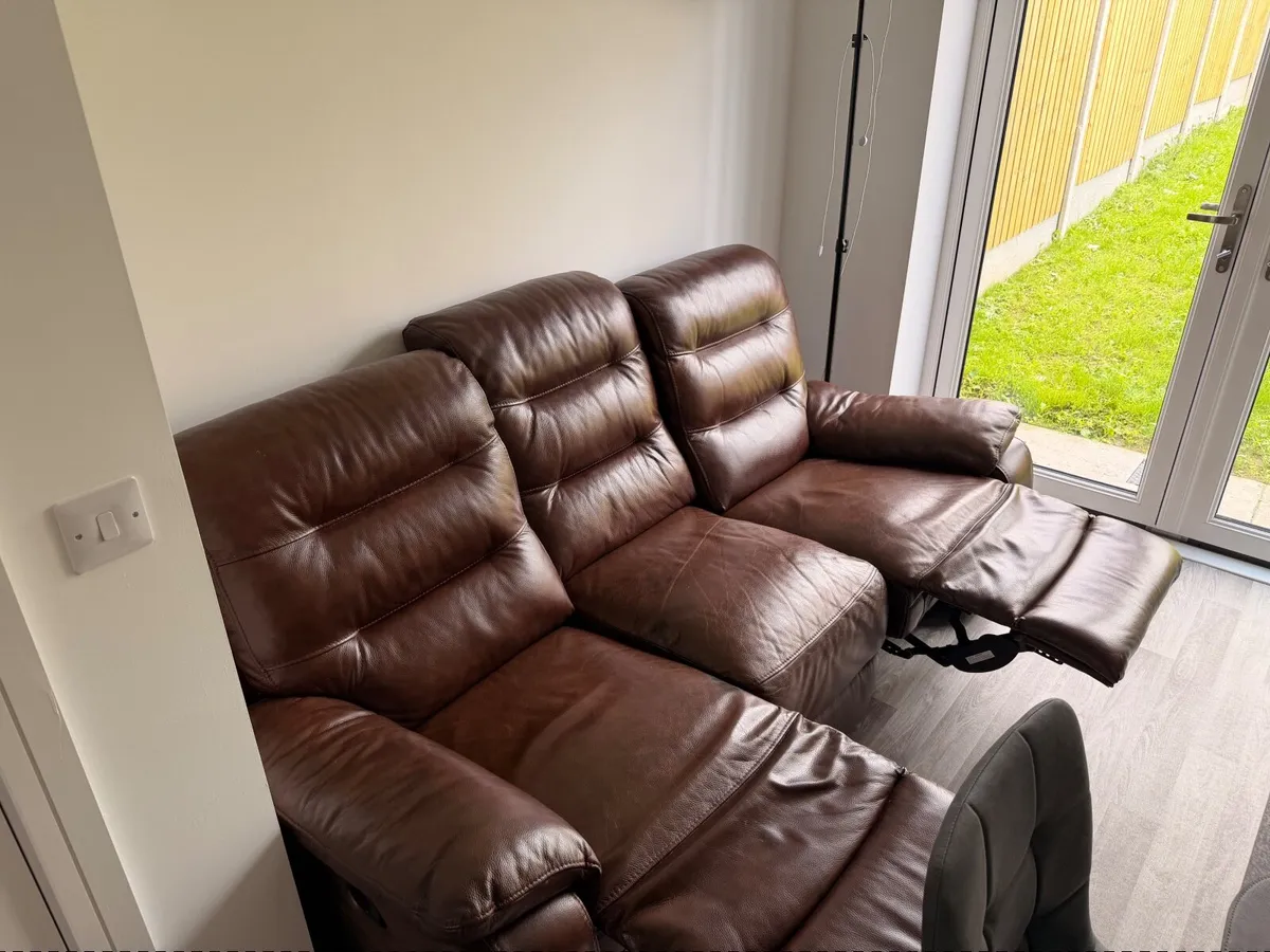 Leather sofas - Image 4