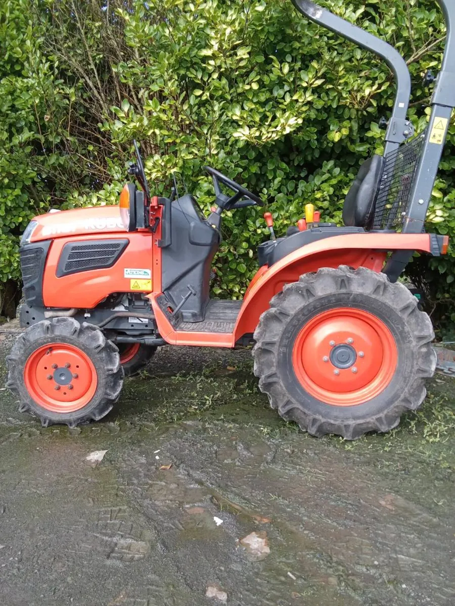 Compact tractor - Image 3