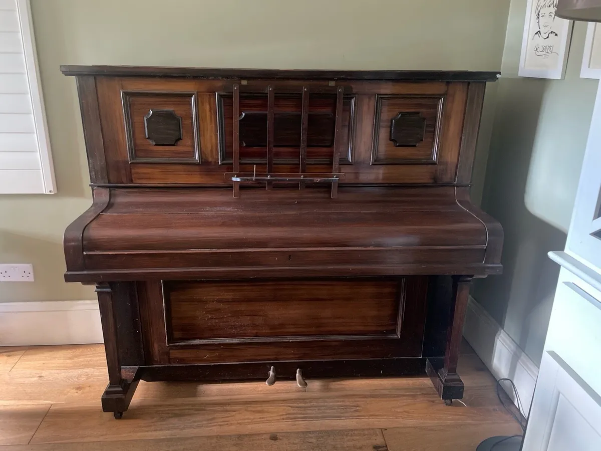 Piano - Image 1