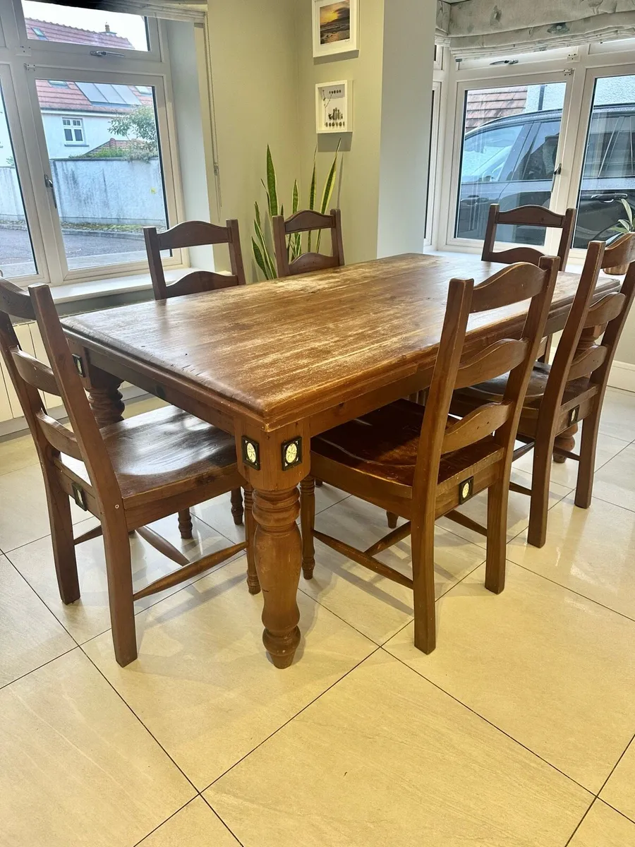 Dining table and chairs - Image 1