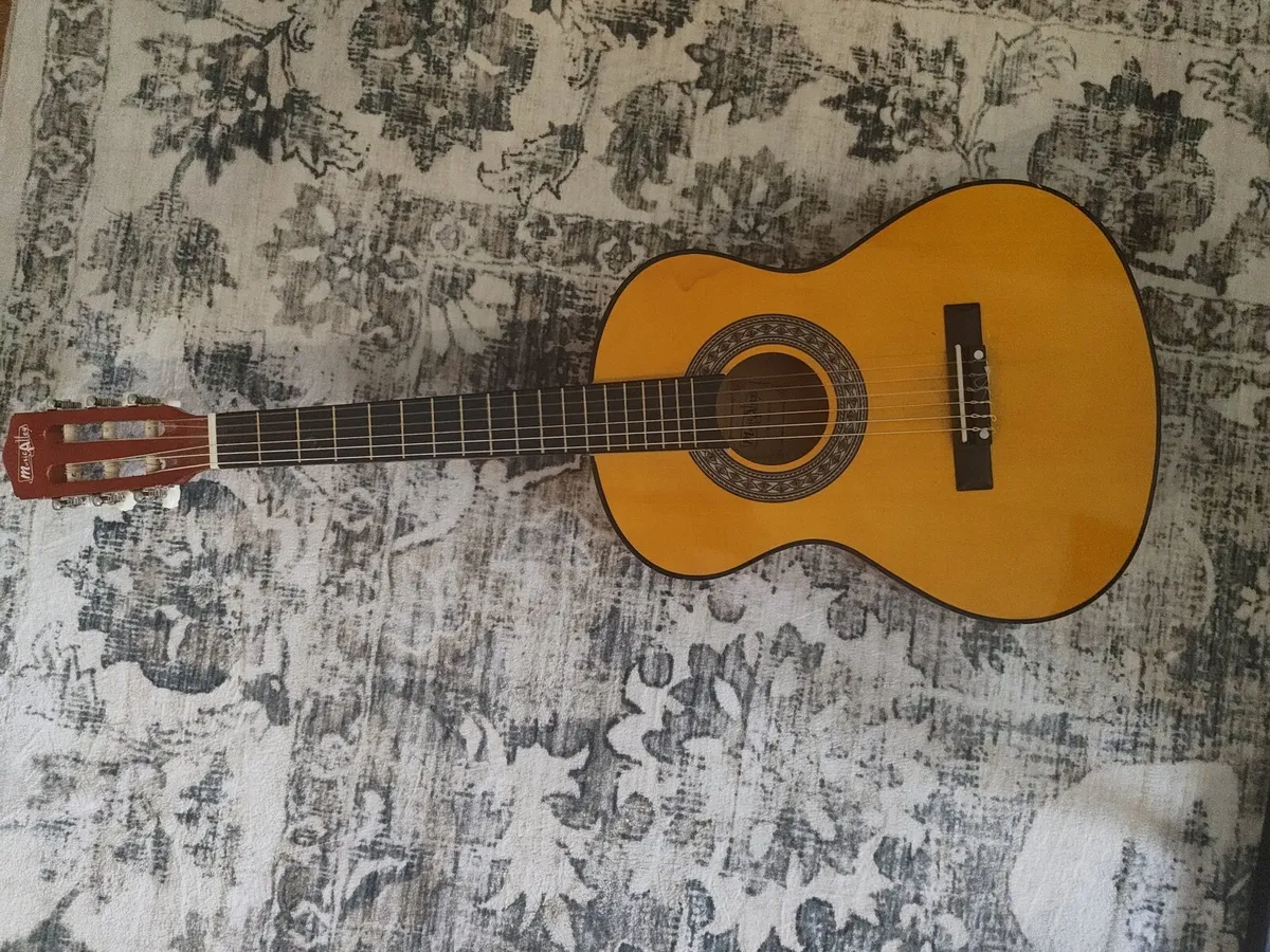 Guitar - Image 3