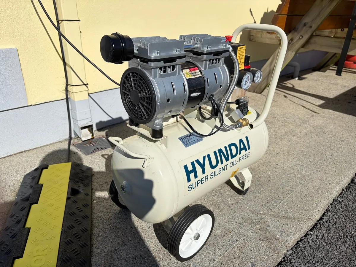 Hyundai Oil Free Air Compressor - Image 2