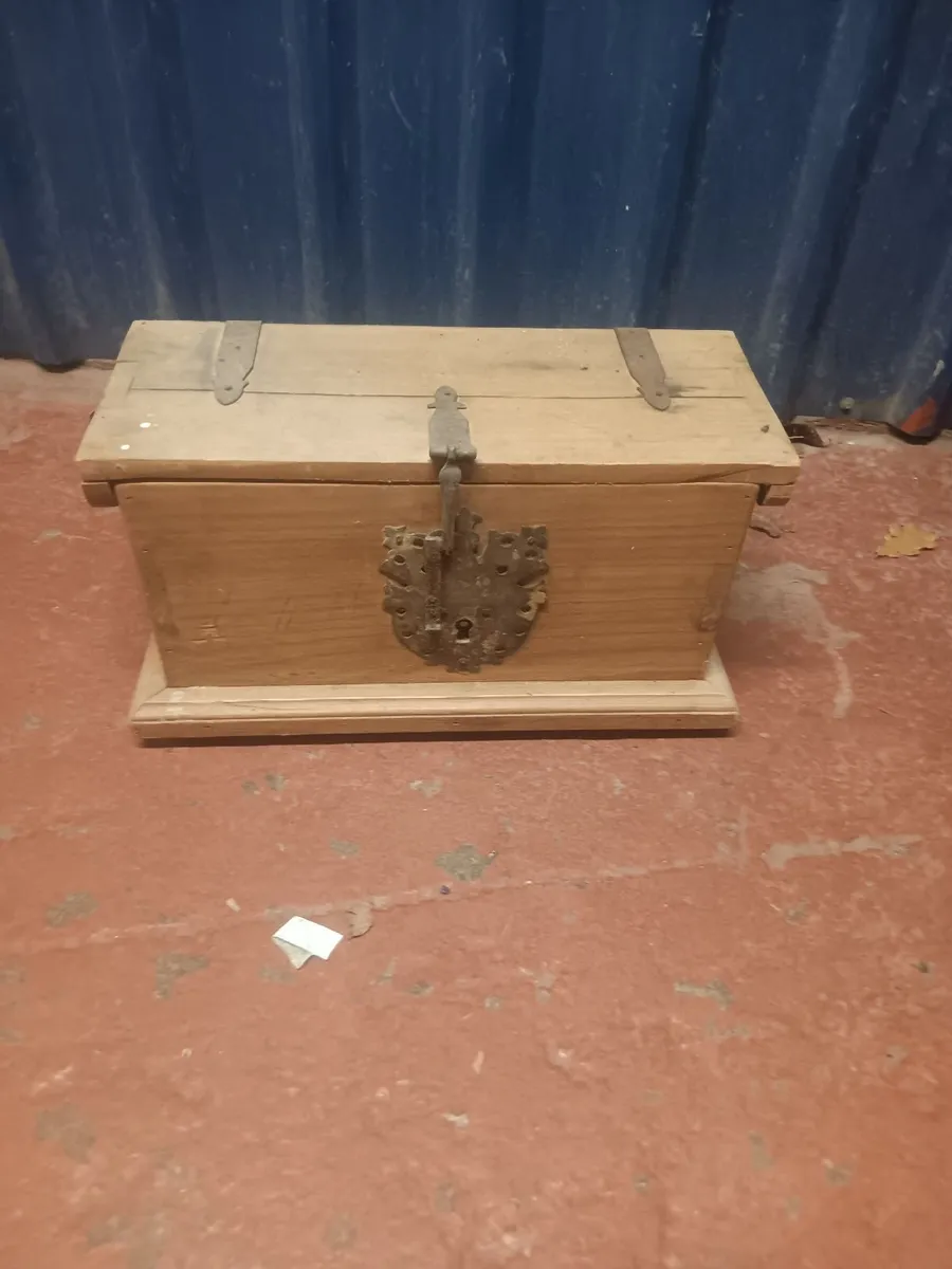 Mexican pine storage box - Image 2