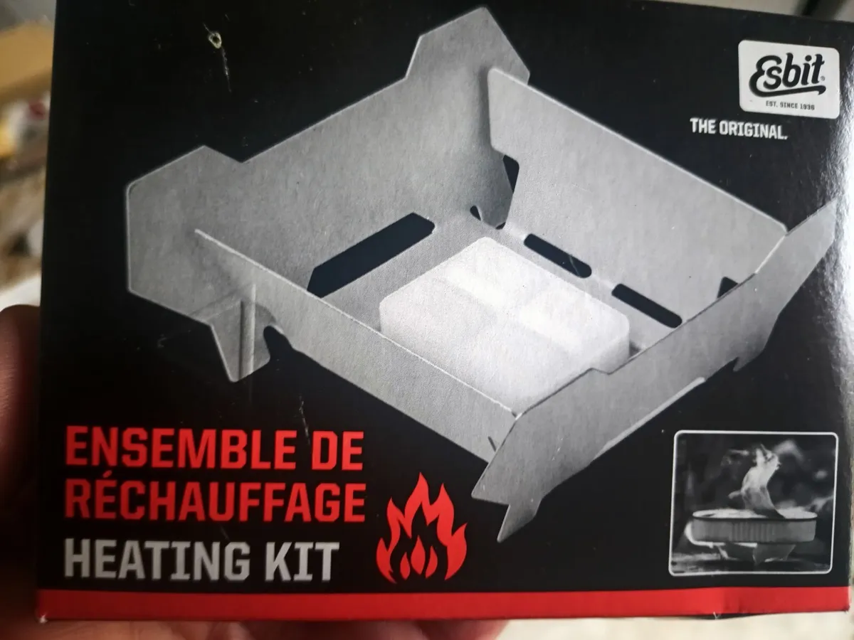Military 24 hour field ration French with heater. - Image 4