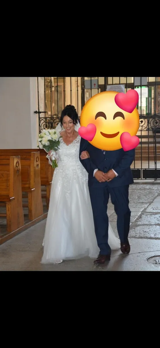 Wedding dress - Image 2