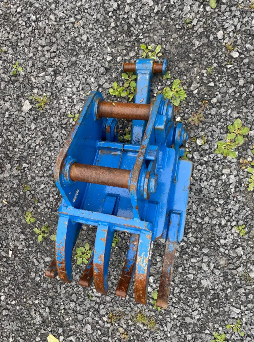 EXCAVATOR GRAB - Image 1