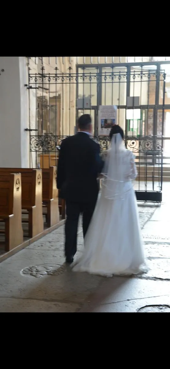 Wedding dress - Image 3