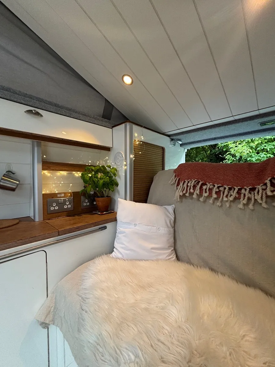 Volkswagen Campervan - Image 4