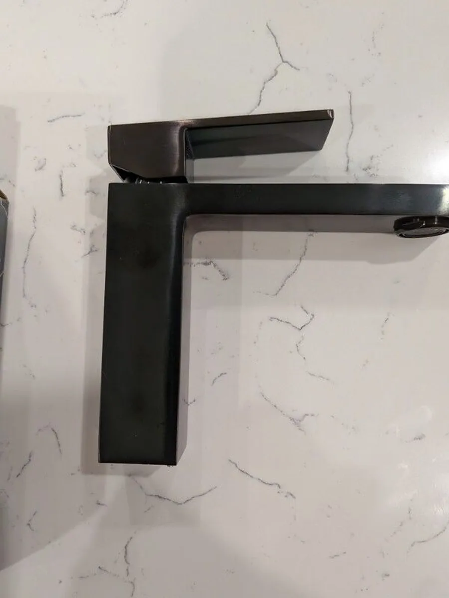 VADO Slim Mono Basin Mixer Tap - Image 2