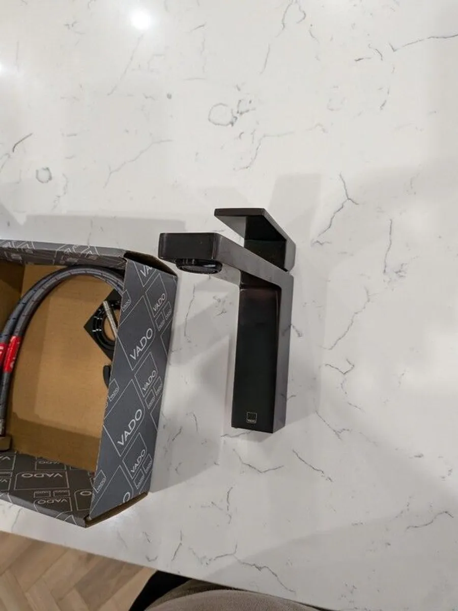 VADO Slim Mono Basin Mixer Tap - Image 3