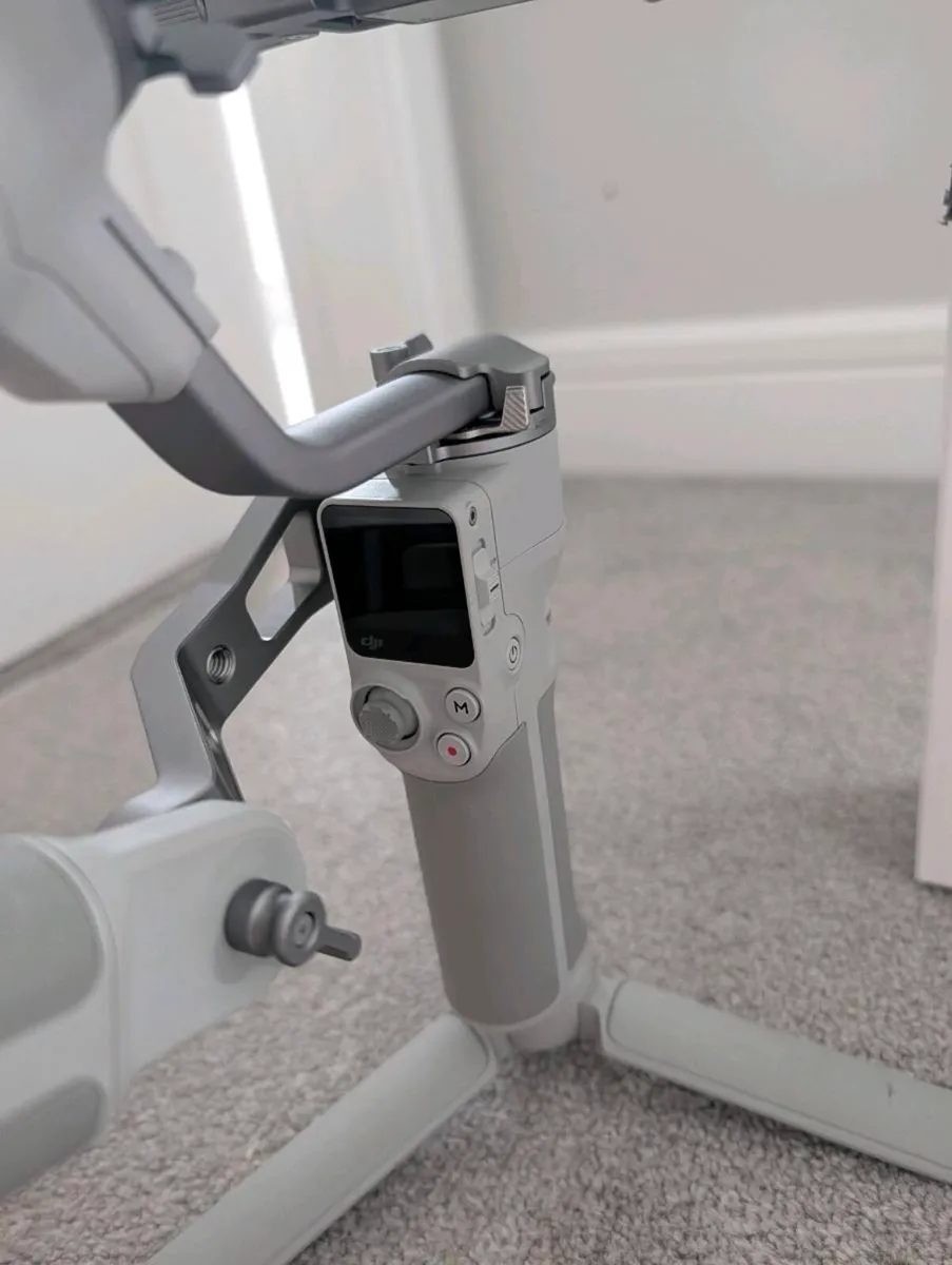 DJI RS 4 Mini Combo – Gimbal Stabiliser - Image 4