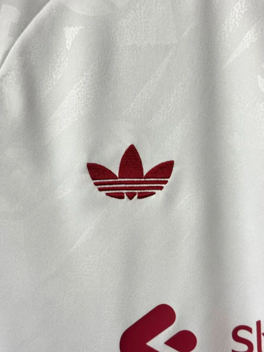 Liverpool kids jersey - Image 3