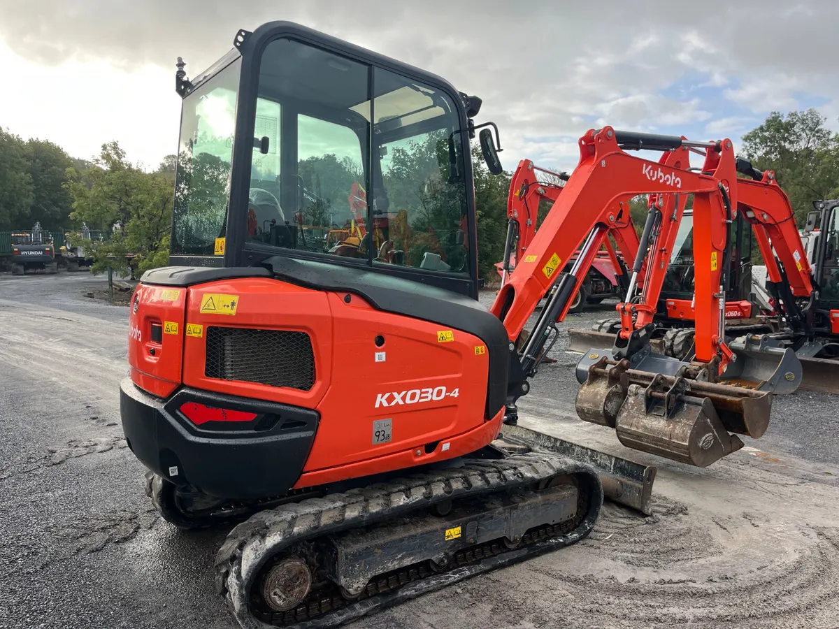 2022 Kubota KX030-4 - Image 4