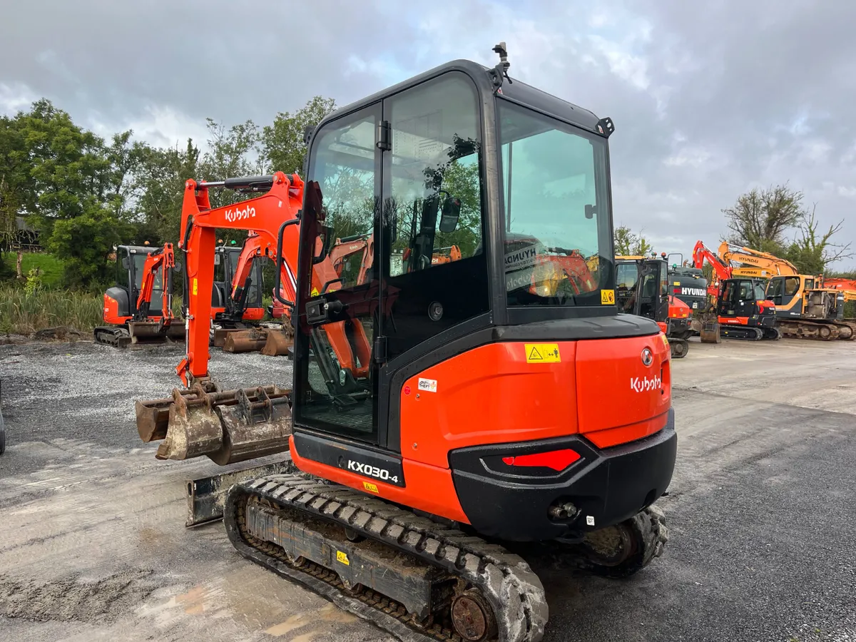 2022 Kubota KX030-4 - Image 3